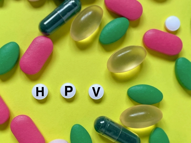Vitaminas e remédios em volta de siglas HPV